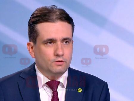 Бойко Борисов прекратил стачката в София заради матурите, за да не разклати правителството?