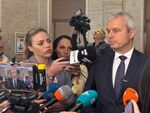 „Възраждане“ иска ДАНС да разследва управителя на БНБ за държавна измяна