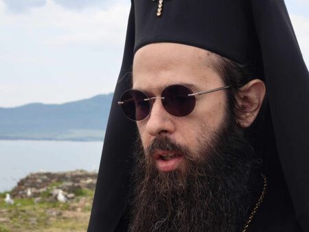 Великденската заря в Бургас беше малко по-продължителна, но не я отчитам за грешка