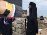 Този аксесоар от жълт метал привлече вниманието на завистниците преди седмица на пл.Св.св.Кирил и Методий в Бургас, когато заблестя на слънцето