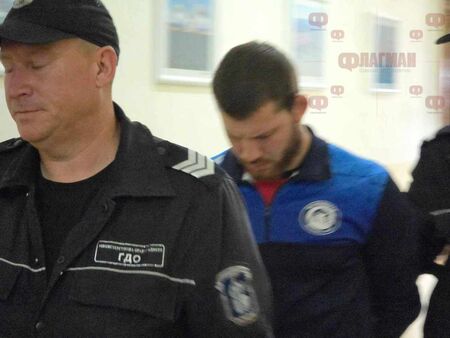 Изправят Антон Бореца пред съда, разбил вратата на бившата си