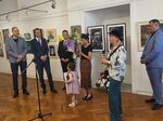 Кметът Николов връчи отличието на Мария Миланова - "Млад художник" на Бургас за 2025-та година