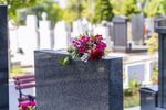 Ако чуете странен шум на гробищата, в никакъв случай не се обръщайте!