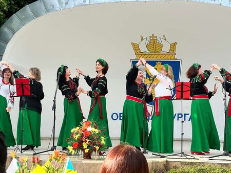 Фолклор, обединяващ култури: Бургас посрещна второто издание на международния фестивал „Калинове Гроно“
