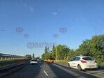 Мустангът буквално е помлян от двете страни
