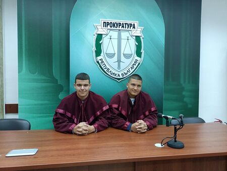 Ученици от Бургаски гимназии влязоха в ролята на прокурори по време на „Ден на отворените врати“