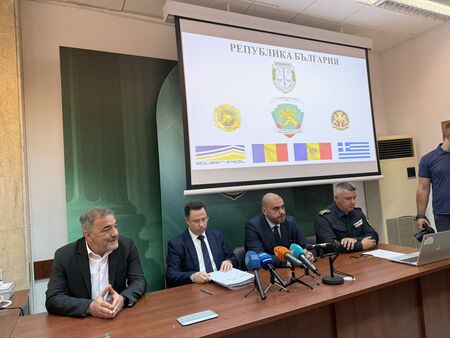 Операция „Астия“ разби скъп канал за мигранти в шест български града