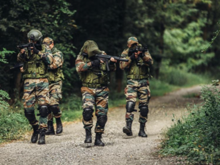 Въвеждат задължително военно обучение в...