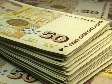 Банки премахват такси за внасяне на левове на гише