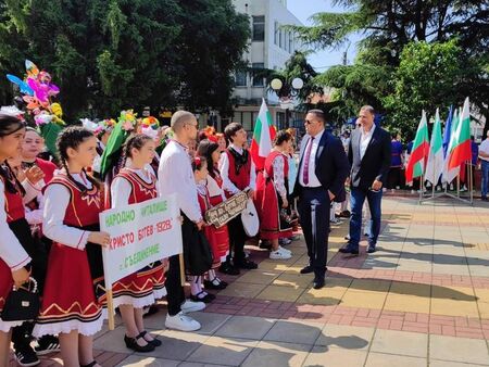 Фолклорът победи времето, вижте как Сунгурларе съхранява традицията вече 53 години