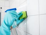Напръскайте плочките с това и те ще заблестят от чистота