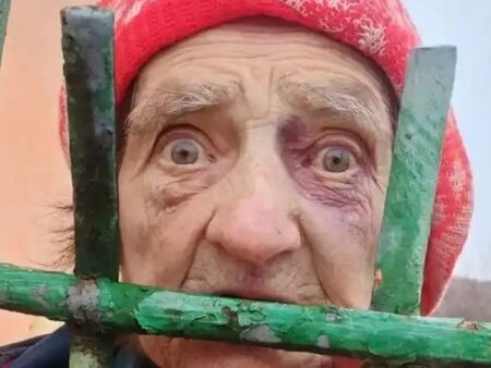 Къщата на ужасите: Почина тормозената и бита баба Цеца