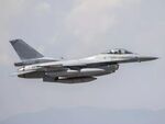 До края на годината ще имаме осем F-16, пилотите били достатъчно
