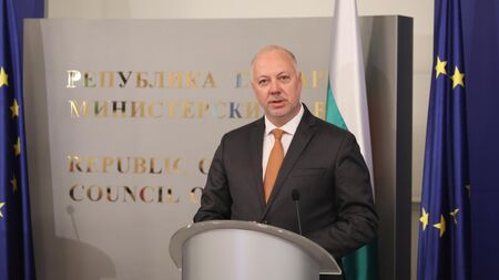 Утре Маргарита Петкова представя премиерно новата си книга „Тъй рече Виктор“ в Бургас