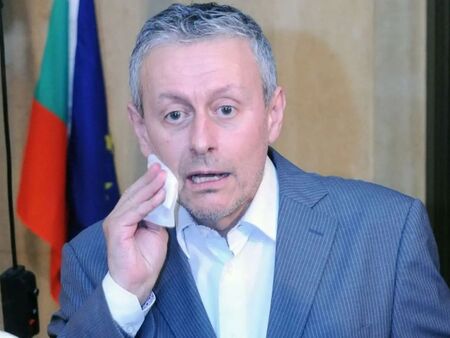 Съпругата на Пламен Бобоков блесна в галерията на Ники Младжов (СНИМКИ)