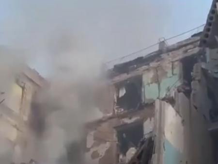 Повреден бе дори вход на метростанция служеща за бомбоубежище Комбинирана