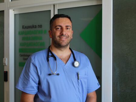 В обновената ангиографска лаборатория могат да бъдат прилагани всички съвременни методи за оценка и лечение на коронарни и периферни артерии, казва д-р Сашко Жежовски
