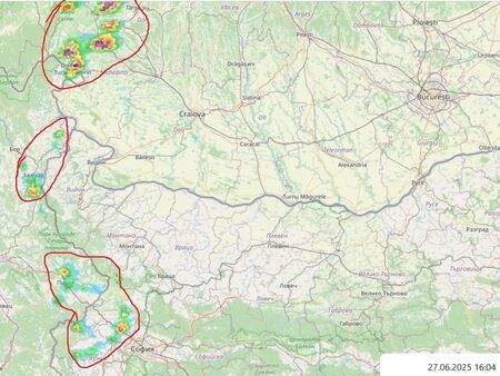 Започнаха да се формират гръмотевични бури над западната част на страната