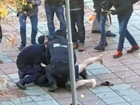 Натрошен череп и много кръв: Подробности за бруталния побой над 13-г. дете в Лом