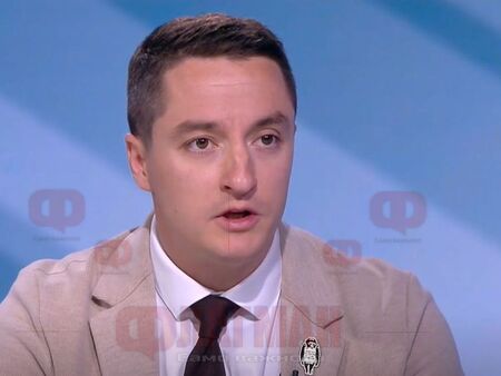 Оставката на Кирил Петков недостатъчна, Божанков призовал и Асен Василев да си ходи