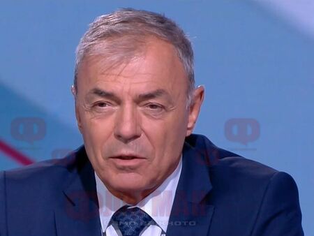 Проф. Сергей Игнатов: Социалните мрежи са като малка ракия, телефонът води до аутизъм