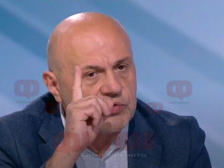 Дончев чака милиарди от ЕС, заговори за хора, които си топлят басейни с ток за бита