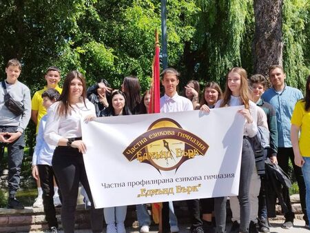 Латински, биология и олимпийски амбиции – новата гимназия в Бургас, за която си струва да знаеш