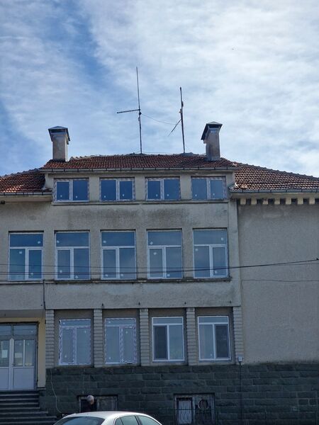 Започна обновяването на административната сграда в каменското село Трояново