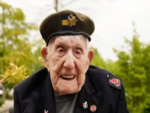 Почина емблематичен военен