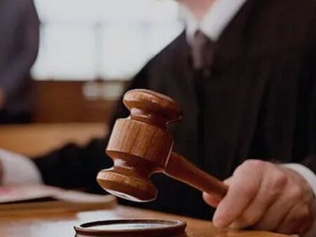 Доктор се изправя пред съда за 15 убийства