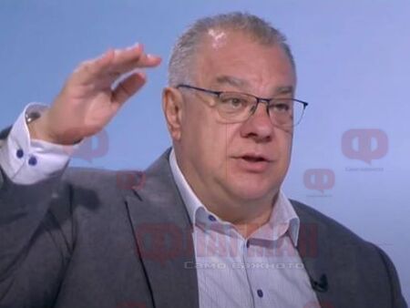 Бивш министър във възторг от Семир Абумелих, а в другите болници специализантите били като роби