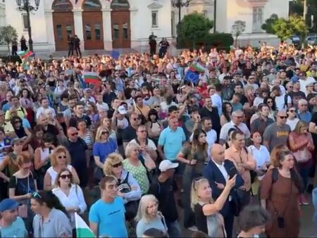 Масови протести в София и Варна в подкрепа на кмета Благомир Коцев