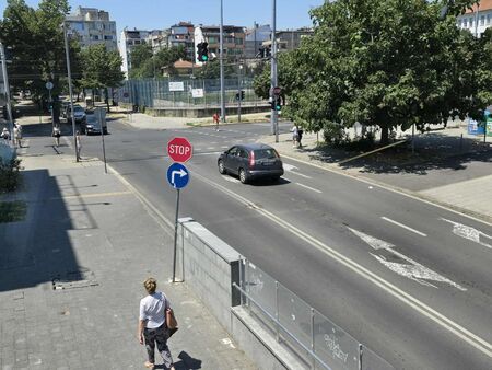 Внимание, започна пикът на горещините, до 19 ч. избягвайте откритите места!