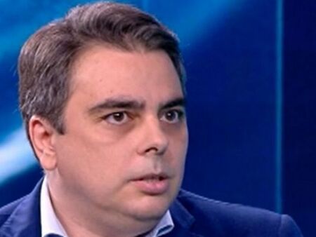 Съпругата на Пламен Бобоков блесна в галерията на Ники Младжов (СНИМКИ)