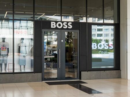 В Бургас вече има Porsche x BOSS: Спортен лукс и моден престиж в TriA City Centre и Central Park Dream Shopping