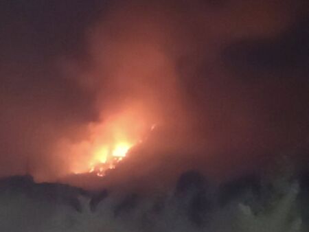 Няма данни за пострадали хора Пореден голям пожар пламна вчера