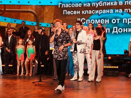 Българският Джъстин Бийбър спечели "Бургас и морето", но песента му породи противоречиви реакции (ВИДЕО)