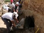 Откриха непокътнат гроб под каменни плочи в Хераклея Синтика