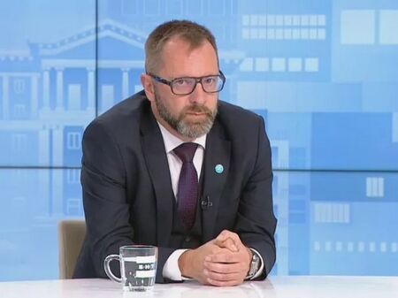 Не мога да кажа дали се краде от ремонта на пътища, просто за тези пари, толкова може да направим, обяви шефът на АПИ