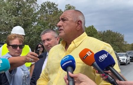 Асен Василев обеща че ще ви направи 8 магистрали, 5 тунела, 7 моста. Е, возете се по тях, каза Бойко Борисов