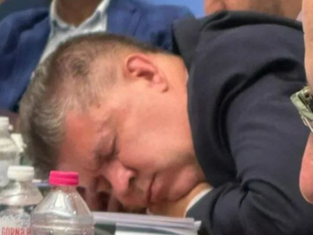 Заспа или не заспа - колко пари плащаме на този депутат на месец
