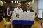 Кметът Димитър Николов поздрави Цанко Цанков за успешното преплуване на Северния канал