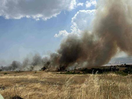 Пожарът в Карнобатско излиза извън контрол, това е най-голямото огнено бедствие за последните 10 години