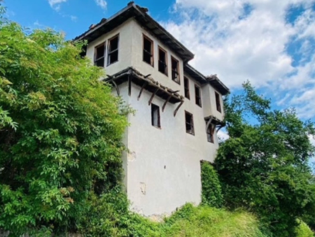 Продават родната къща на Мария Нейкова  за 49 500 лева