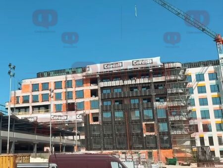Паркингът на детската болница в Бургас е готов, започва монтиране на ескалаторите