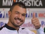 За имен ден може да почерпи футболна звезда