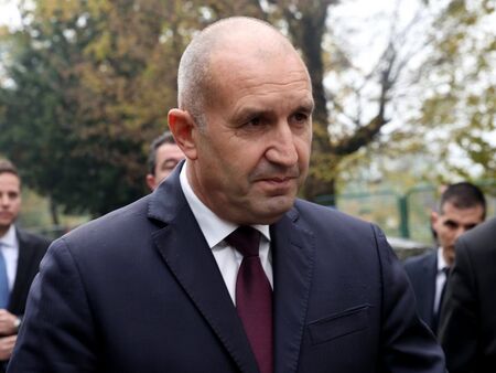 Румен Радев наложи вето и спря продажбата на 4 400 държавни имота