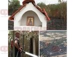 Огънят е спрял до параклиса в селото. Иконата на Иисус Христос е невредима