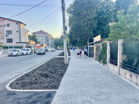 Ремонтът на главната улица в бургаския кв. Сарафово продължава през септември