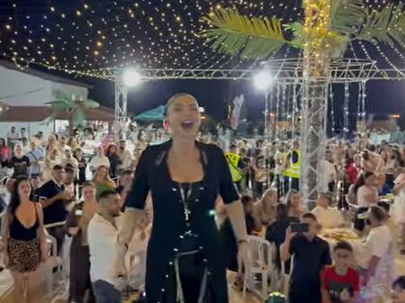 Феновете съсипаха Софка - пее на плейбек и е станала надменна
